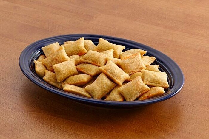 Air Fryer Frozen Pizza Rolls