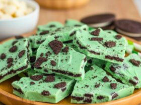 4 Ingredient Mint Oreo Bark Recipe