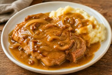 Crockpot Gravy Smothered Pork Chops Recipe