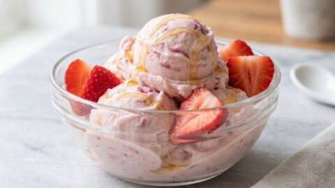 Strawberry Greek Frozen Yogurt Recipe
